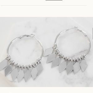 Kinsley Armelle Brynlee Earrings !!